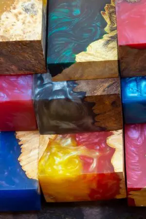 Wood bar casting with colorful epoxy resin